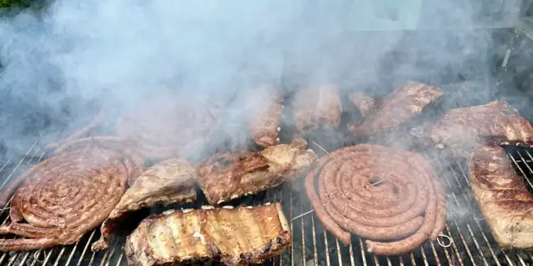 Feriadão de Niterói vira festival com BBQ em Camboinhas