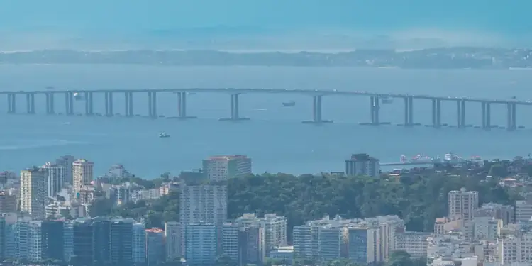 Ponte Rio-Niterói completa 52 anos com histórias únicas